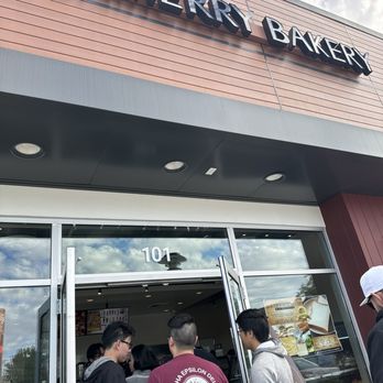 Sunmerry Bakery - Long line to get inside - Bakeries Near Me - San Diego, California Sunmerry Bakery - Long line to get inside - Bakeries Near Me - San Diego, California