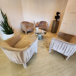 Mara Cosmetic Tattoo Studio - Waiting area