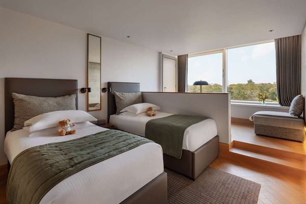 Royal Garden Hotel by null