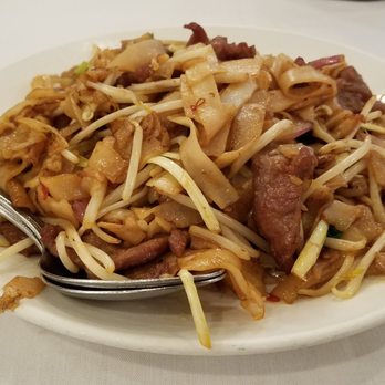 Great Eastern Restaurant - Beef Chow Fun with XO Sauce - Dim Sum Near Me - San Francisco, California Great Eastern Restaurant - Beef Chow Fun with XO Sauce - Dim Sum Near Me - San Francisco, California