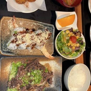 Kopan Izakaya - 3 item bento box with beef bulgogi, golden crunch roll and Takoyaki. 4/5 - Sushi Bars Near Me - Los Angeles, California Kopan Izakaya - 3 item bento box with beef bulgogi, golden crunch roll and Takoyaki. 4/5 - Sushi Bars Near Me - Los Angeles, California