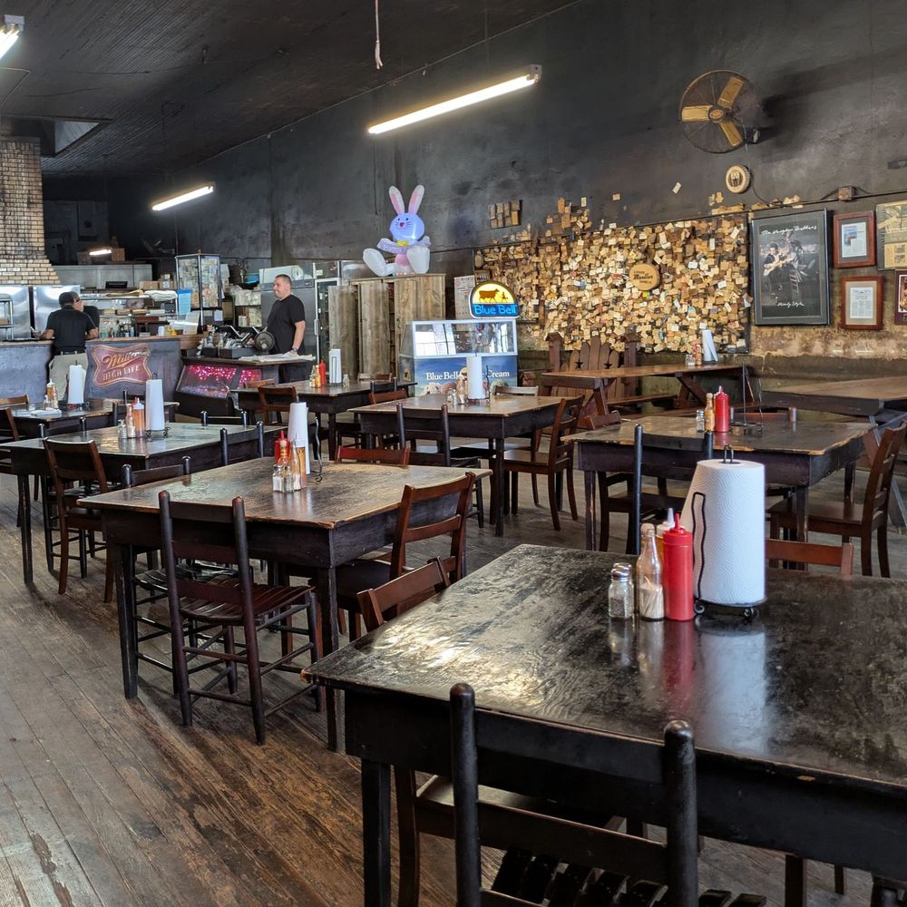 Louie Mueller Barbecue - Entry, L - Barbeque Near Me - Taylor, Texas Louie Mueller Barbecue - Entry, L - Barbeque Near Me - Taylor, Texas