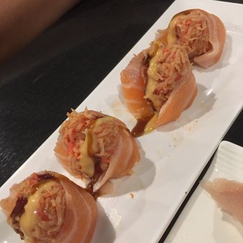 Show Sushi - magnolia roll - Sushi Bars Near Me - San Dimas, California