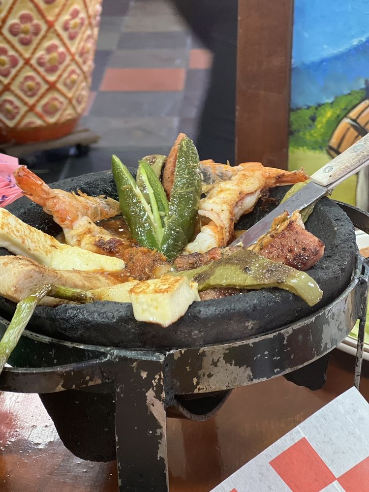 LaLo's Mexican Grill Logo
