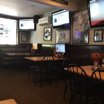 Pippa's Sports Cafe - At every table! - Sports Bars Near Me - Danbury, Connecticut