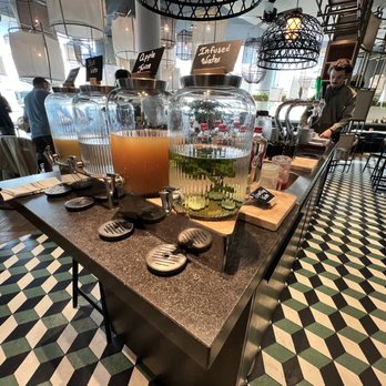 Hyatt Regency Amsterdam - Restaurant - Hotels Near Me - Amsterdam, New Hampshire