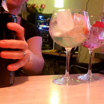 Starbeers - Get your bomb gin and tonics on - Beer Bar Near Me - Madrid, M Starbeers - Get your bomb gin and tonics on - Beer Bar Near Me - Madrid, M