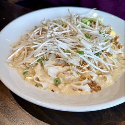 Jinja Bar & Bistro ABQ Westside - Pad Thai - the sauce was different...
