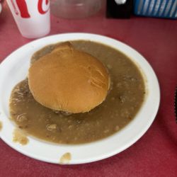 Steak sandwich with gravy
