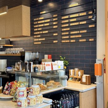 Dash Coffee Bar - Coffee & Tea Near Me - Pasadena, California