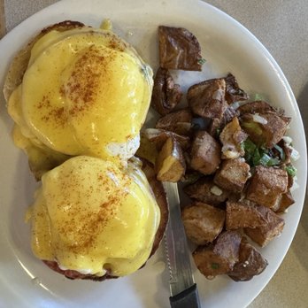 Cinnamon's Restaurant - Eggs Benedict - Pancakes Near Me - Kailua, Hawaii Cinnamon's Restaurant - Eggs Benedict - Pancakes Near Me - Kailua, Hawaii
