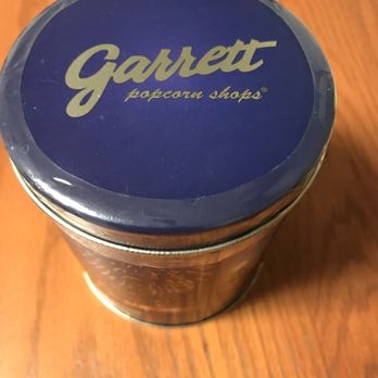 Garrett Popcorn Shops - I chose a quad Tin for a souvenir, it was about two times as expensive as bag though. - Popcorn Shops Near Me - Chicago, Illinois
