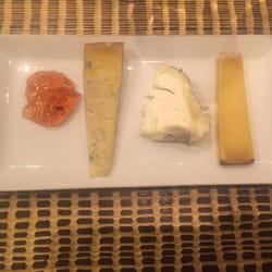 Georges - Assiette de fromage avec confiture vanille bourbon et coing