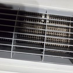 Helendorf River Inn Suites & Conference Center - Another picture of the filter in the air conditioning unit, can you imagine your breathing this filth.