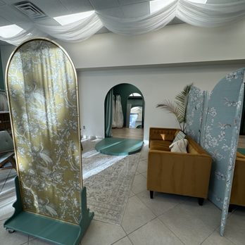Blue Sage Bridal - Fitting room - Bridal Near Me - Richmond, Virginia Blue Sage Bridal - Fitting room - Bridal Near Me - Richmond, Virginia