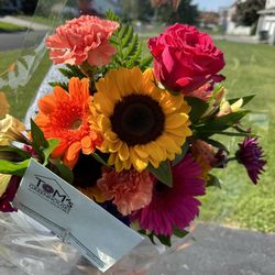 Tom's Greenhouses and Florist - Bouquet