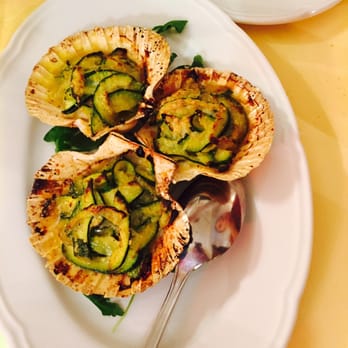 Da Cherubino - Scallops with zucchini and butter--delicious! - Italian Near Me - Venezia, VE Da Cherubino - Scallops with zucchini and butter--delicious! - Italian Near Me - Venezia, VE