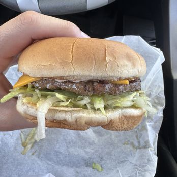 Chelo's Burgers - Cheeseburger - Breakfast & Brunch Near Me - Indio, California Chelo's Burgers - Cheeseburger - Breakfast & Brunch Near Me - Indio, California