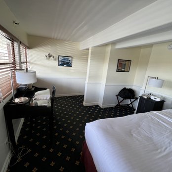 Delta King - Double room with queen sized bed. - Hotels Near Me - Sacramento, California