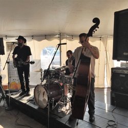 Flint Institute of Arts - The Genesee Ramblers perform country, rockabilly, blues, and bluegrass band during the 10th Annual Art on Tap event.