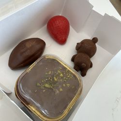 Sweet Melts - Cacao bean desert  Strawberry desert Dubai tres leches  Dubai chocolate bear