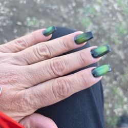 Eco Nail Bar - AWESOME CAT EYE NAILS.