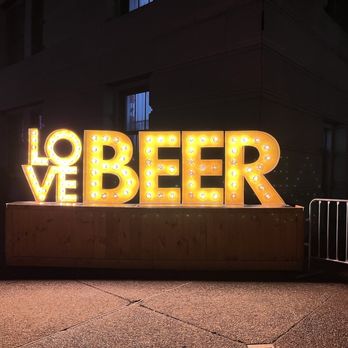 Budweiser Brewery Experience - Love Beer Plaza - Beer Tours Near Me - Saint Louis, Missouri Budweiser Brewery Experience - Love Beer Plaza - Beer Tours Near Me - Saint Louis, Missouri