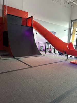 Ground Control Trampoline Park by null
