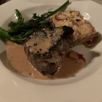 Elizabeth On 37th - Pepper crusted beef tenderloin - New American Near Me - Savannah, Georgia Elizabeth On 37th - Pepper crusted beef tenderloin - New American Near Me - Savannah, Georgia