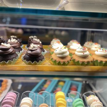 Capital Confectionery - Cupcakes! - Bakeries Near Me - National Harbor, Maryland Capital Confectionery - Cupcakes! - Bakeries Near Me - National Harbor, Maryland