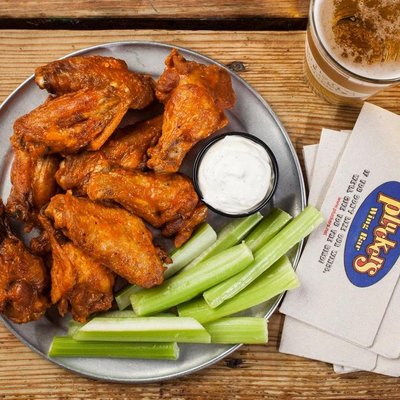 Pluckers Wing Bar by null