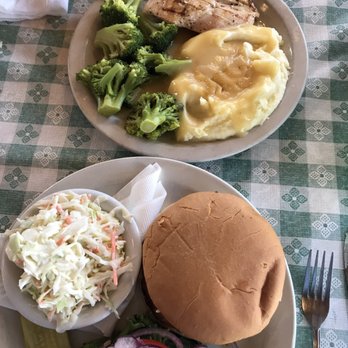Pine Country Restaurant - Breakfast & Brunch Near Me - Williams, Arizona