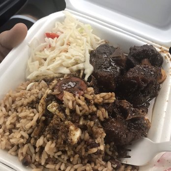 Maam's Jamaican Restaurant - Oxtail - Caribbean Near Me - Miami, Florida Maam's Jamaican Restaurant - Oxtail - Caribbean Near Me - Miami, Florida
