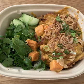 Hawking Bird - Curry Bird - Asian Fusion Near Me - Oakland, California Hawking Bird - Curry Bird - Asian Fusion Near Me - Oakland, California