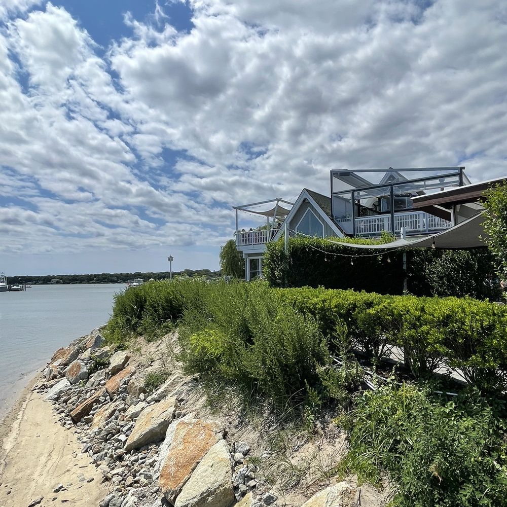 Cowfish - New American Near Me - Hampton Bays, New York