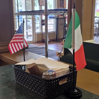 daVinci's - Table set up - Italian Near Me - Lincoln, Nebraska daVinci's - Table set up - Italian Near Me - Lincoln, Nebraska