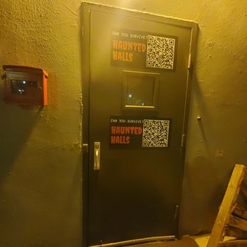 Haunted Halls - Outside - Haunted Houses Near Me - Menlo Park, California