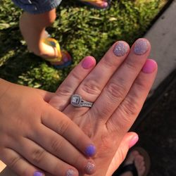 Model Nail Salon - Dip Manicure/ regular polish manicure