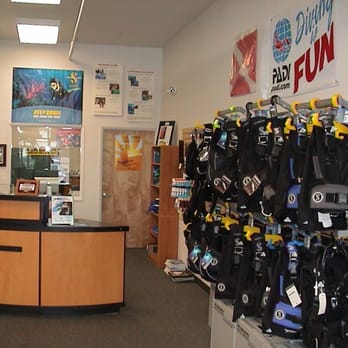 HydroSports Dive and Travel - Looking in the front door - Scuba Diving Near Me - Keizer, Oregon HydroSports Dive and Travel - Looking in the front door - Scuba Diving Near Me - Keizer, Oregon