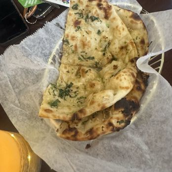 Indian Aroma - Garlic naan - comes with 4 slices - Indian Near Me - Henrico, Virginia