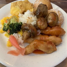 a plate of chinese food a plate of chinese food