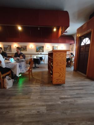 Le Petit Bistro by null