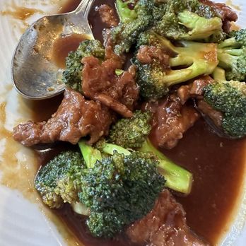 China Pavilion - Beef and broccoli - Dim Sum Near Me - Santa Barbara, California