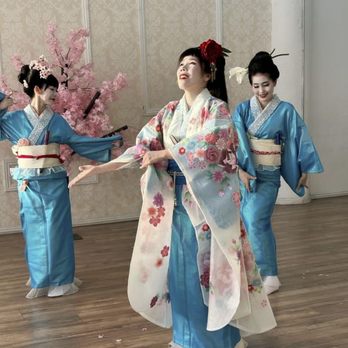 Geisha Opera Singer - Events and private party services available! - Musicians Near Me Geisha Opera Singer - Events and private party services available! - Musicians Near Me
