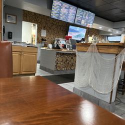 Alaskan Burger & Brew - Bar/Dinner
