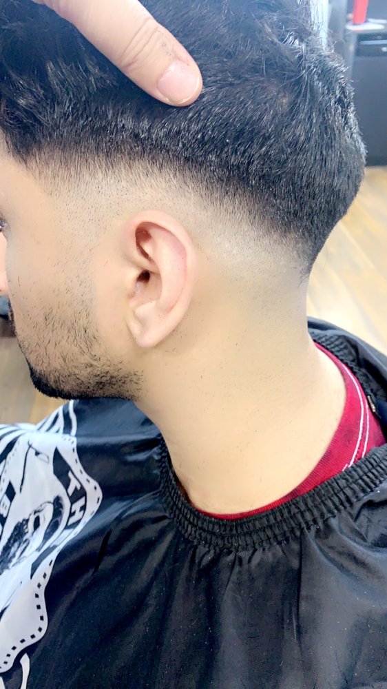 CUT N SHAVE Updated September 2024 35 Photos 9109 N Milwaukee Ave, Niles, Illinois