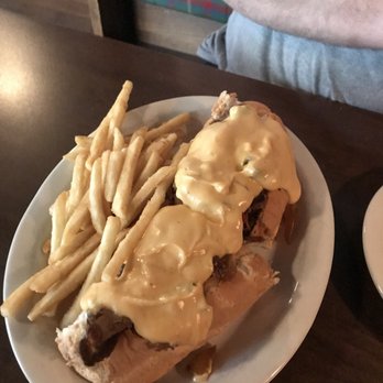 Mackle's Table & Taps - Bars Near Me - Howell, Michigan