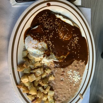La Espadaña - Huevos rancheros en mole - Mexican Near Me - Tijuana, BCN La Espadaña - Huevos rancheros en mole - Mexican Near Me - Tijuana, BCN