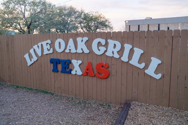 Live Oak Grill by null