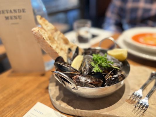 ie - Italian Eatery by Travail by null